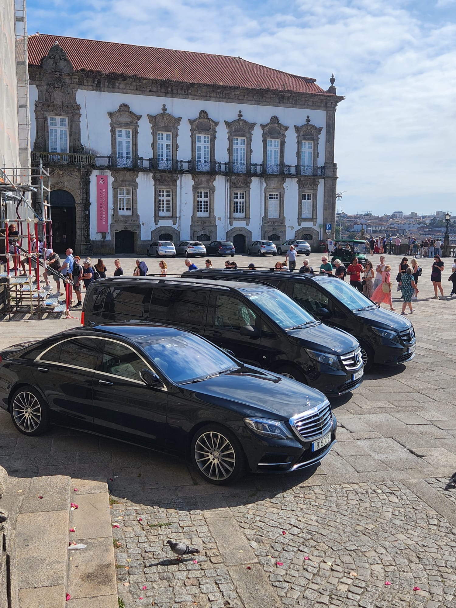 Mercedes S-Class decorated for a wedding in Porto