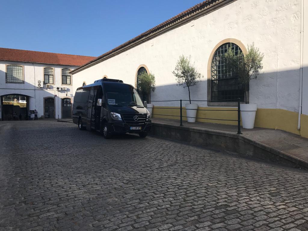 Mercedes-Benz Sprinter Minibus