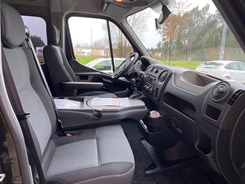 Renault Master (Reduced Mobility)